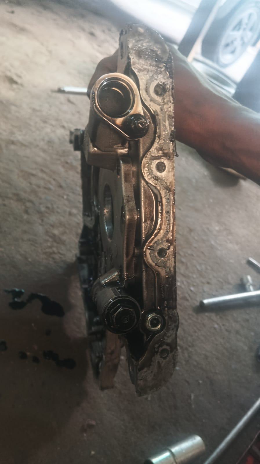 hyundai_xcent_timing_chain_removal